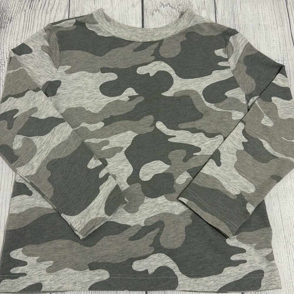 Old Navy Boys Gray Camo Basic Long-sleeve Tee